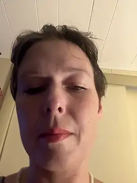 KatieBARBiE98 online show from August 5, 12:57 am