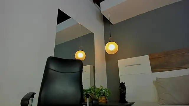 andymiller  online show from January 18, 2:44 pm