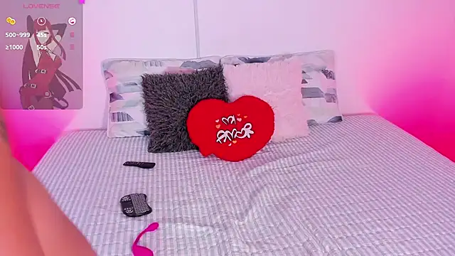 Snapshot of AlanaJohnson_ chatting on February 24, 5:09 pm AlanaJohnson  online show from February 24, 5:09 pm