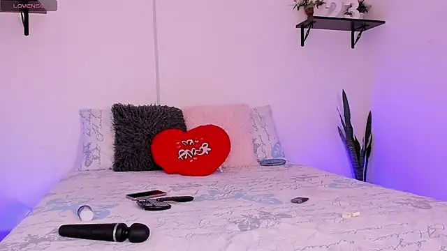 Snapshot of AlanaJohnson_ chatting on March 21, 8:18 pm AlanaJohnson  online show from March 21, 8:18 pm