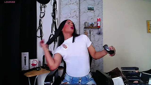 akinoro  online show from April 1, 6:38 pm