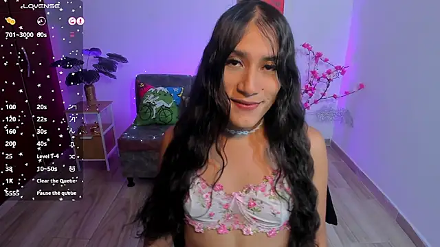 Snapshot of CamilaHarperr_ chatting on May 22, 4:52 am CamilaHarperr online show from May 22, 4:52 am