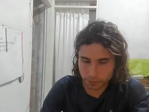 Snapshot of SophiaLevis chatting on February 23, 11:58 pm SophiaLevis online show from February 23, 11:58 pm