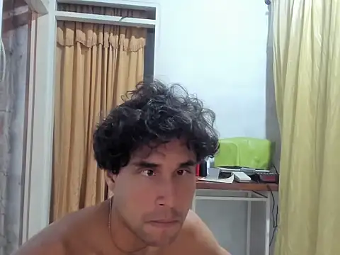 Snapshot of SophiaLevis chatting on October 22, 11:48 pm SophiaLevis online show from October 22, 11:48 pm