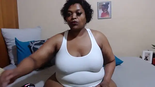 HotCurvyAssx38 online show from January 6, 1:31 am