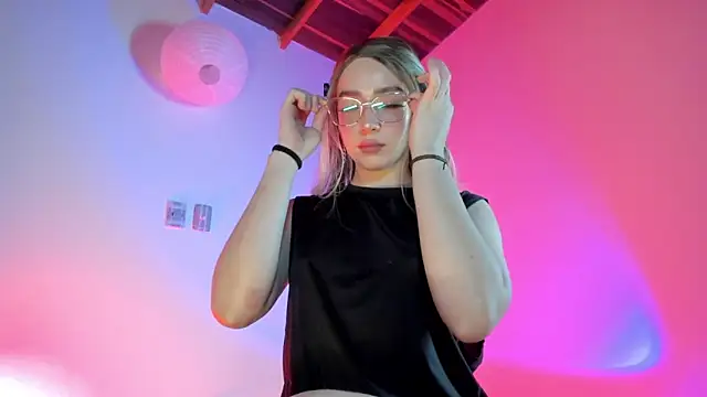 sweeet peach online show from February 14, 5:04 am