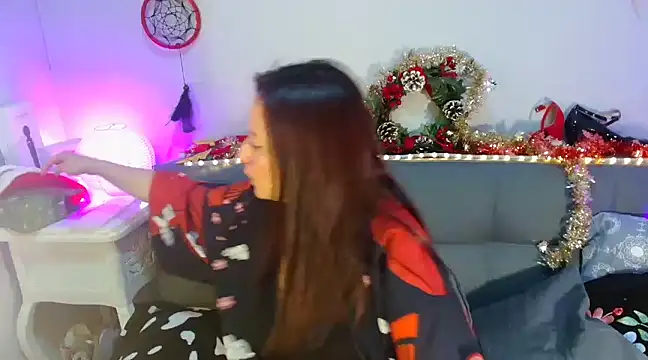 Snapshot of catalinamommyx chatting on December 21, 11:22 am catalinamommyx online show from December 21, 11:22 am