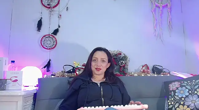 Snapshot of catalinamommyx chatting on December 28, 1:59 pm catalinamommyx online show from December 28, 1:59 pm