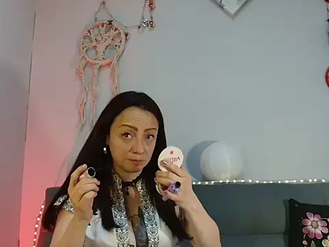 Snapshot of catalinamommyx chatting on February 28, 5:15 am catalinamommyx online show from February 28, 5:15 am