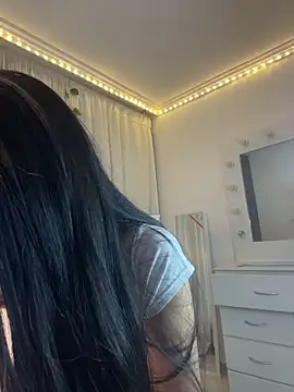 Snapshot of lina_pink chatting on March 6, 12:18 am lina pink online show from March 6, 12:18 am