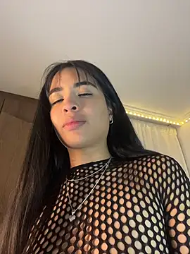 Snapshot of lina_pink chatting on March 8, 2:04 am lina pink online show from March 8, 2:04 am