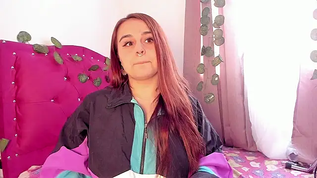 Snapshot of evy_orange1 chatting on December 6, 5:11 pm evy orange1 online show from December 6, 5:11 pm