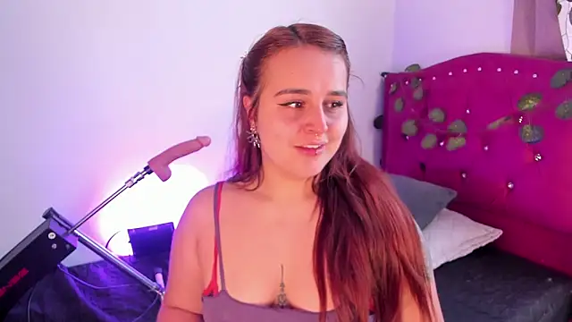 Snapshot of evy_orange1 chatting on January 24, 6:14 pm evy orange1 online show from January 24, 6:14 pm