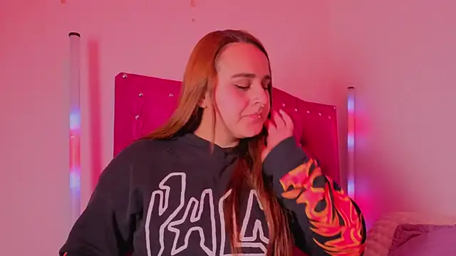 Snapshot of evy_orange1 chatting on November 17, 4:07 am evy orange1 online show from November 17, 4:07 am