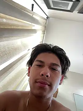 ilov3bigbootylatinas online show from June 21, 1:24 pm