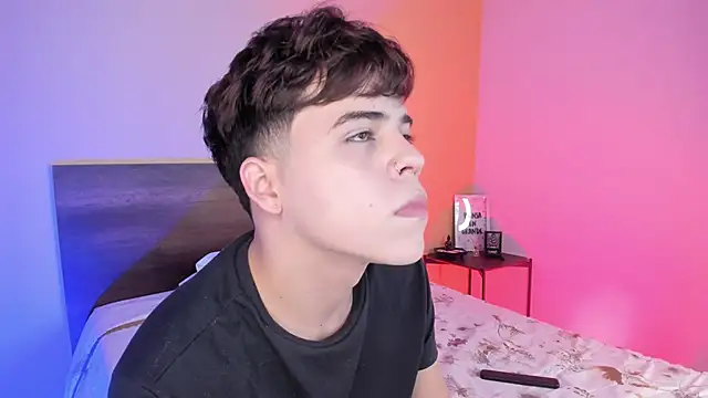 justinbiler online show from February 6, 12:37 pm