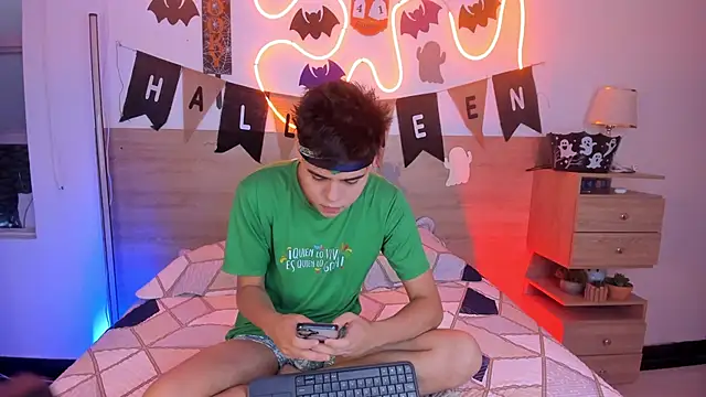 justinbiler online show from October 24, 12:34 pm