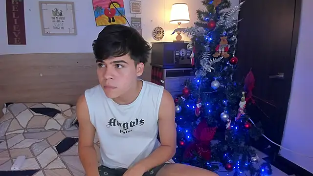 justinbiler online show from December 14, 12:32 pm