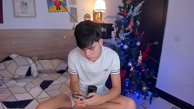 justinbiler online show from December 15, 12:42 pm