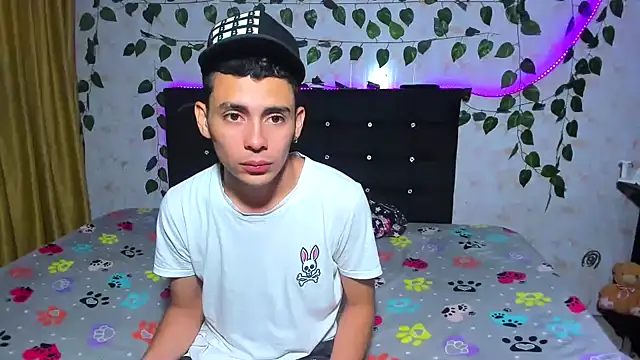 Alexander and Xiao online show from December 6, 2:13 am