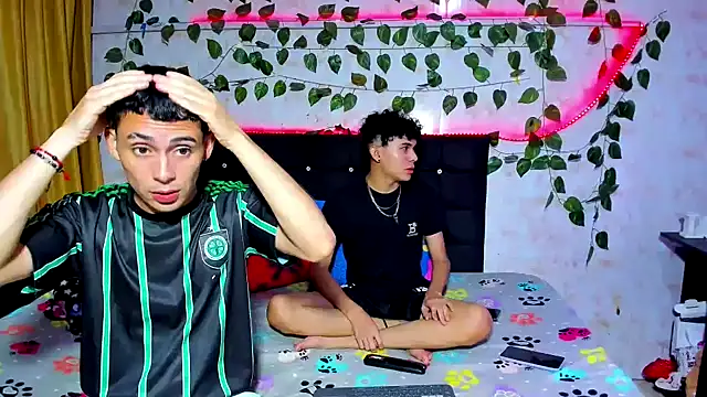 Alexander and Xiao online show from December 23, 3:07 am