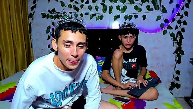 Alexander and Xiao online show from January 9, 1:50 am