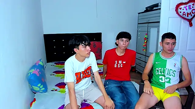 Alexander and Xiao online show from February 22, 9:59 pm