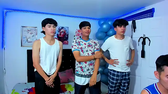 Alexander and Xiao online show from March 22, 4:35 am