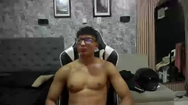 chriss jones1 online show from August 4, 8:22 pm