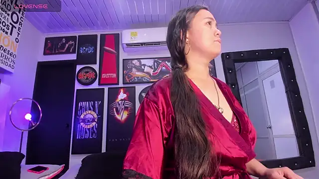 MADISSONLOVE  online show from March 17, 12:04 pm