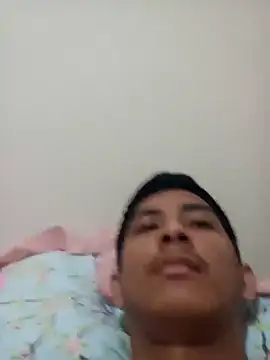 Snapshot of Guti_hazz chatting on March 2, 8:27 am Guti hazz online show from March 2, 8:27 am