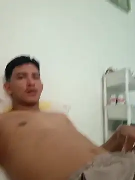 Snapshot of Guti_hazz chatting on December 15, 11:25 am Guti hazz online show from December 15, 11:25 am