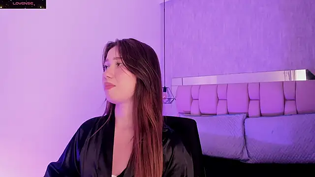 Roxie-Summers11 online show from February 10, 10:30 pm