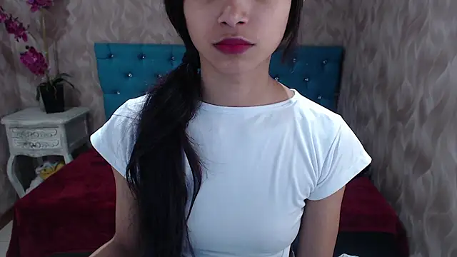 MadelineDoll online show from January 21, 1:11 pm