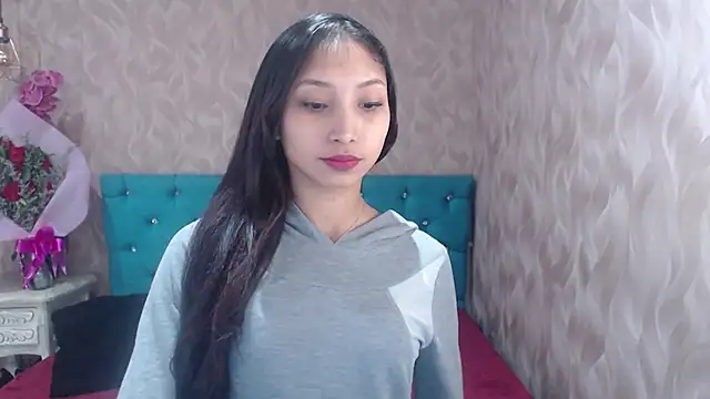 MadelineDoll online show from February 9, 2:40 pm