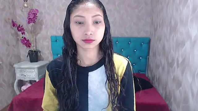 MadelineDoll online show from March 16, 1:38 pm