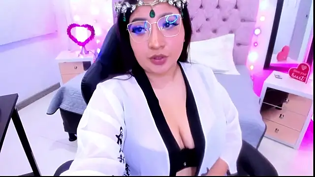 Snapshot of Emma_monserrat chatting on February 28, 4:10 am Emma monserrat online show from February 28, 4:10 am