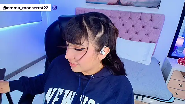 Snapshot of Emma_monserrat chatting on March 4, 7:42 pm Emma monserrat online show from March 4, 7:42 pm