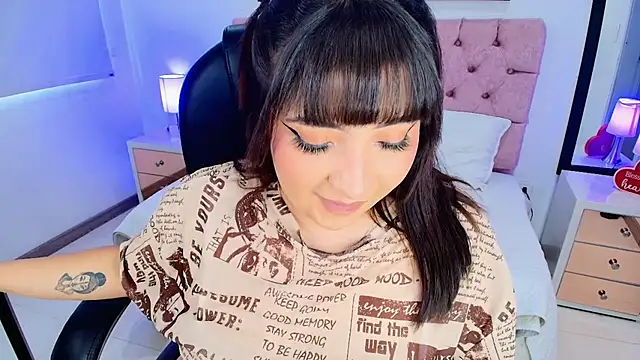 Snapshot of Emma_monserrat chatting on March 23, 6:34 pm Emma monserrat online show from March 23, 6:34 pm