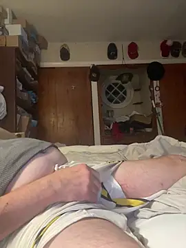 llovetoshowoff online show from May 12, 8:44 am