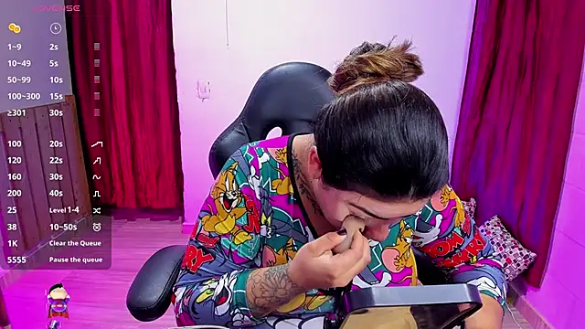 Sharon hils online show from December 28, 1:17 pm