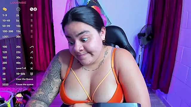 Sharon hils online show from February 4, 10:24 pm