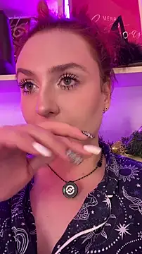 Snapshot of AnnaRichmond chatting on December 22, 1:24 am AnnaRichmond online show from December 22, 1:24 am