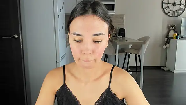 nilliluv online show from March 27, 8:20 am