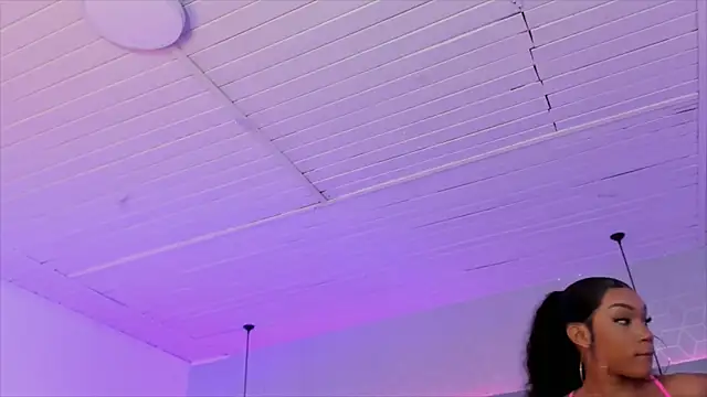 ChaynnaCooper online show from December 5, 3:59 am