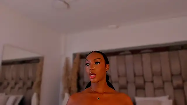 Snapshot of ChaynnaCooper chatting on February 3, 3:48 am ChaynnaCooper online show from February 3, 3:48 am