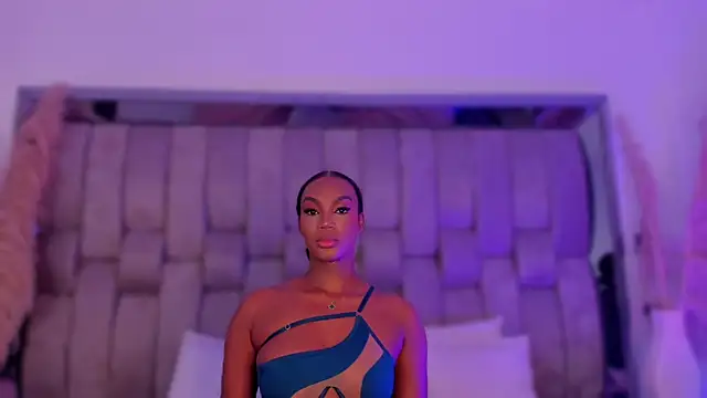 Snapshot of ChaynnaCooper chatting on February 3, 7:24 am ChaynnaCooper online show from February 3, 7:24 am