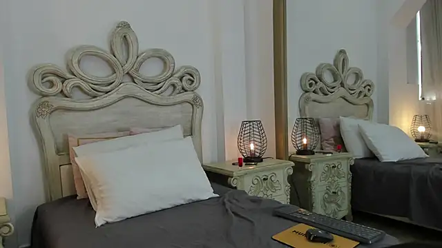 SamanthaFerrer   online show from September 23, 7:50 pm