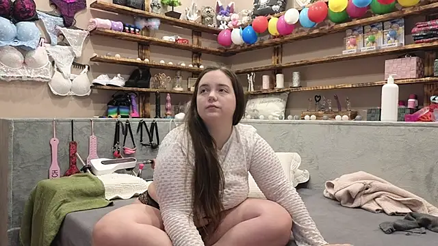 Snapshot of Kimberly-Caprice chatting on February 6, 5:14 am Kimberly-Caprice online show from February 6, 5:14 am
