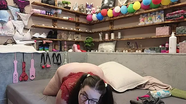 Snapshot of Kimberly-Caprice chatting on February 7, 11:45 am Kimberly-Caprice online show from February 7, 11:45 am
